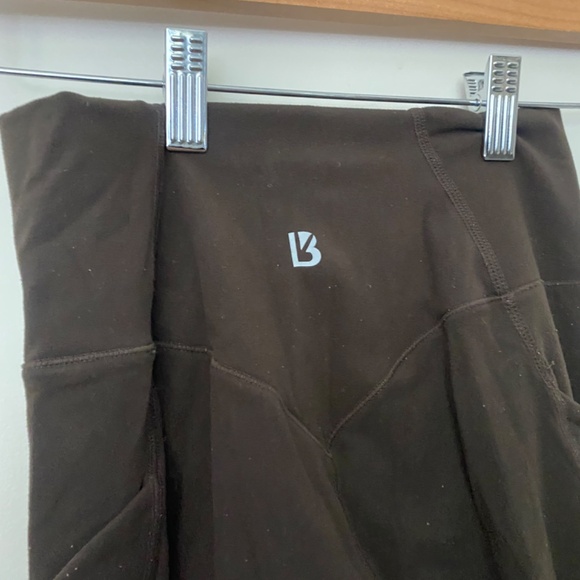 Buffbunny x Kathryn Miller Contour Pocket Flared Leggings Sz Small in Cold Brew - Picture 3 of 4